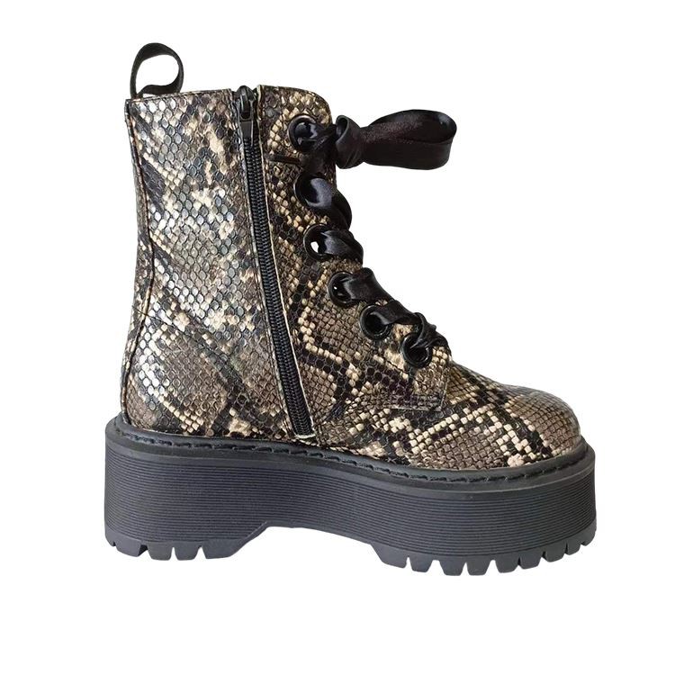 As botas Martin foram originalmente inventadas por médicos para recuperar par...